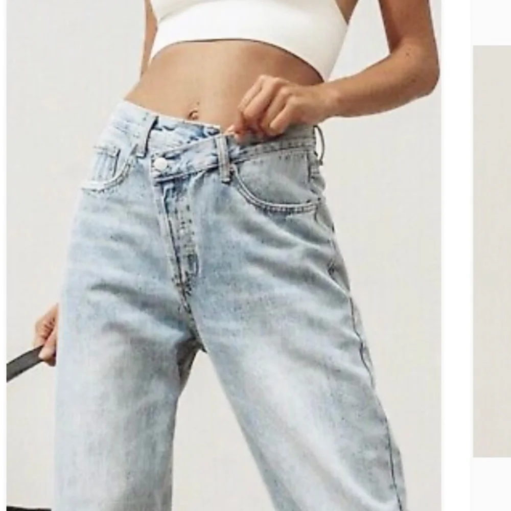 PRINCESS POLLY Holly Asymmetric Straight-Leg Denim Jeans Womens 6 Mid-Wash